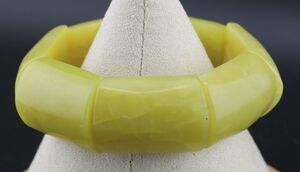 Chunky 3/4" wide Green Serpentine Stone Stretch Bracelet 6"